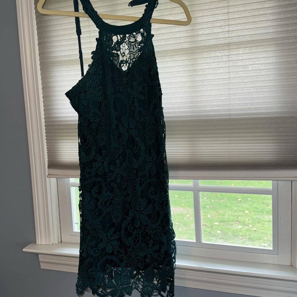 Size M lace green mini dress
